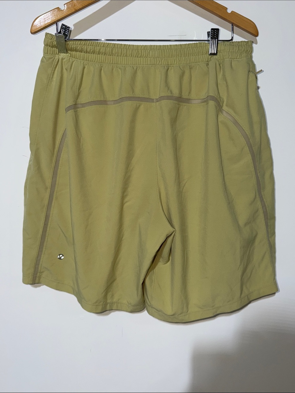 Lululemon Pace Breaker Short 9"  golden lime colorway, size XLarge